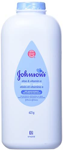 Johnson's Baby Powder with Aloe Vera, Vitamin E, and Cornstarch, 623g