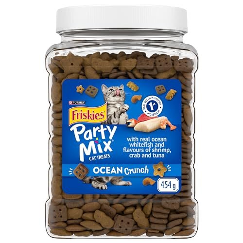 Friskies Party Mix Cat Treats, Ocean Crunch with Real Ocean Whitefish - 454 g Cannister (1 Pack)